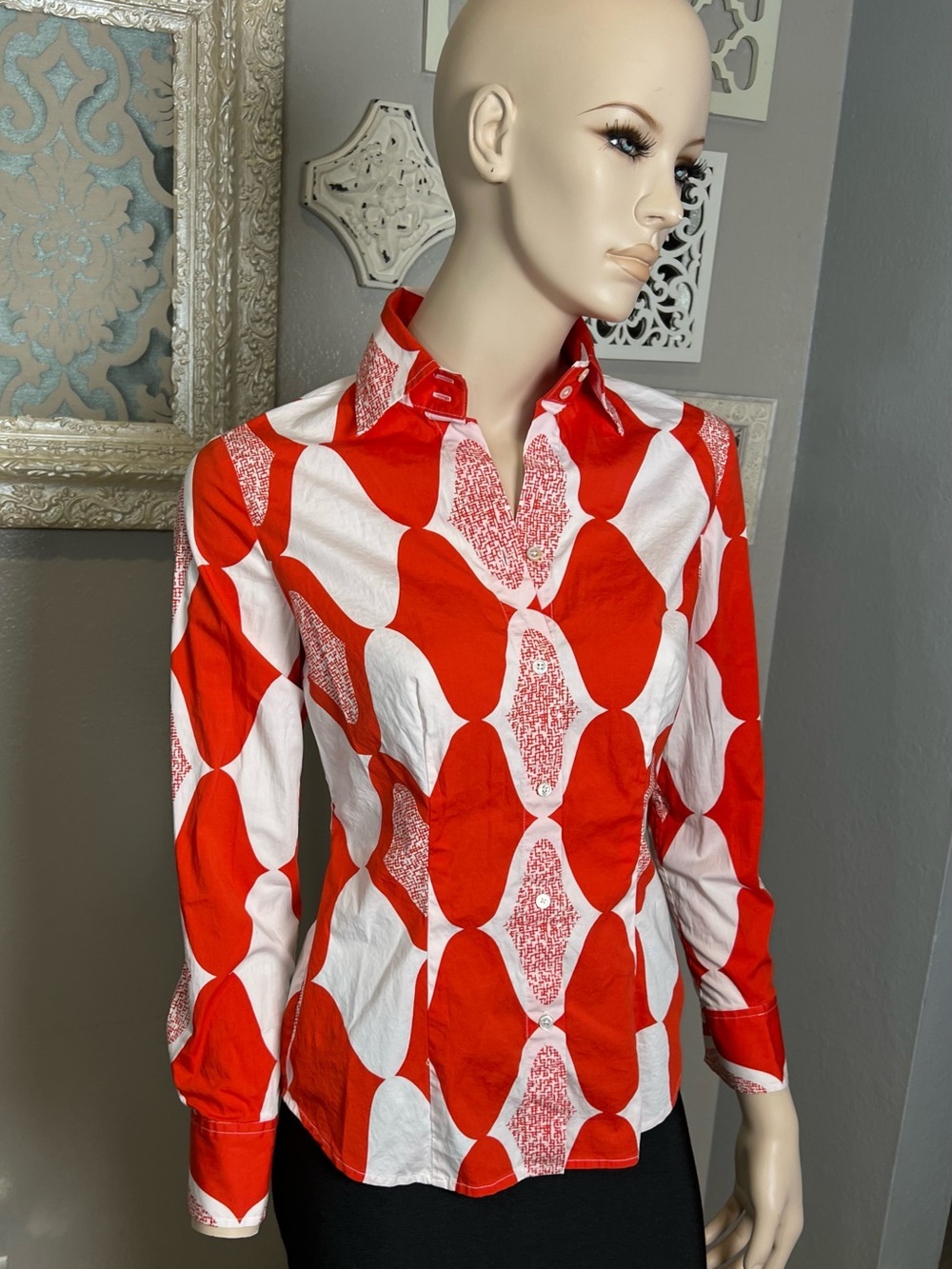 Vintage Women’s Blood Orange and White 70’s Style Button-Up Shirt